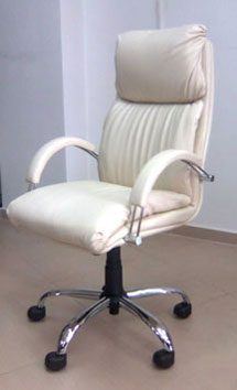 Photo 4 of 10 from Mariah Furniture