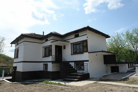 Photo 3 of 3 from Constanta Properties