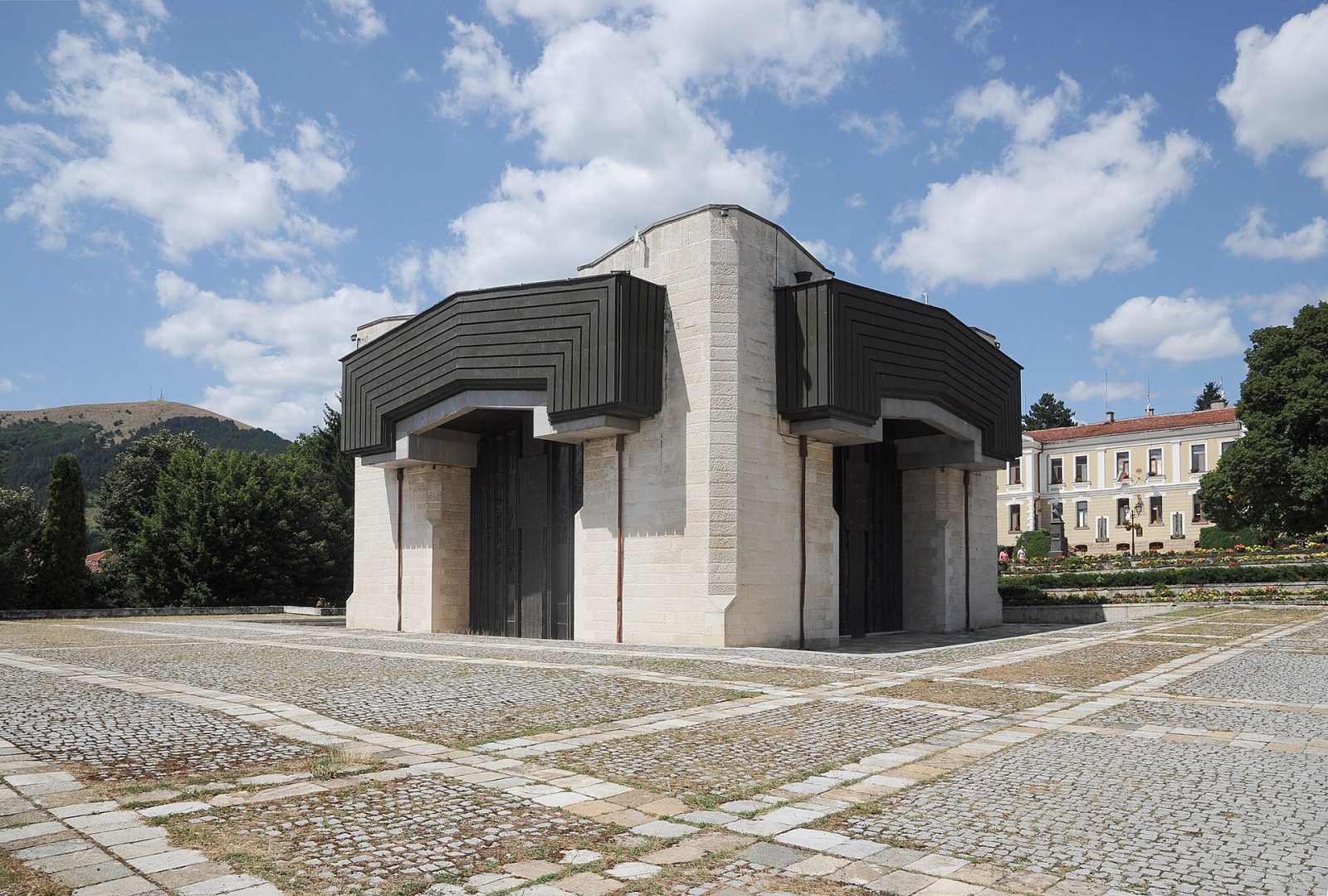 Kotel: Rakovski Pantheon, Revival Figures Museum and Natural History Museum