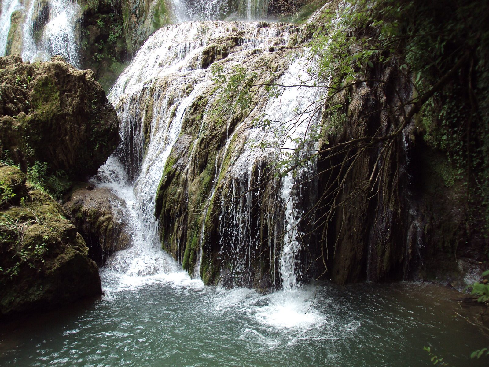 Maarata: Krushuna Waterfalls