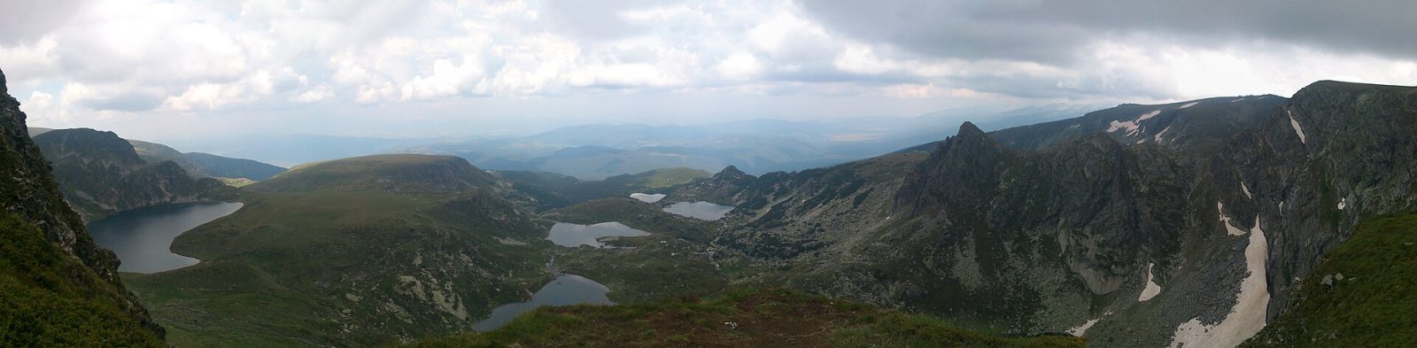 Skakavitsa Hut and the Seven Rila Lakes