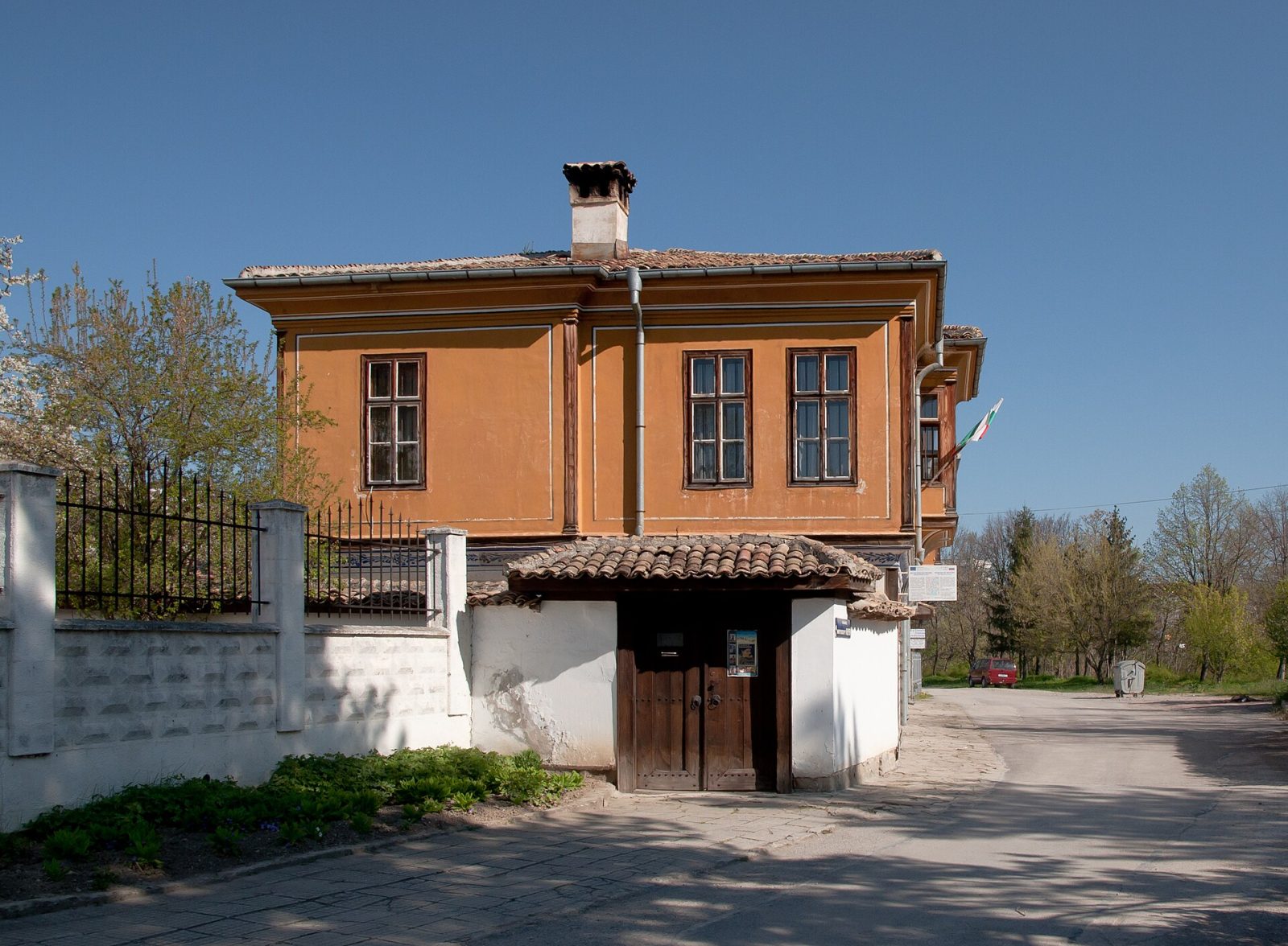 Slaveykov School and Misionis Fortress, Targovishte