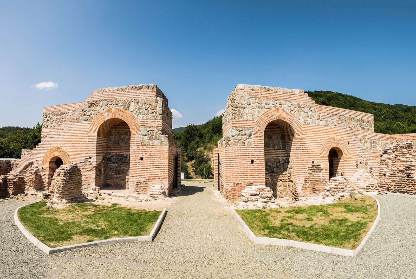 Trajan's Gate, Stenos Fortress and Kostenets Waterfall