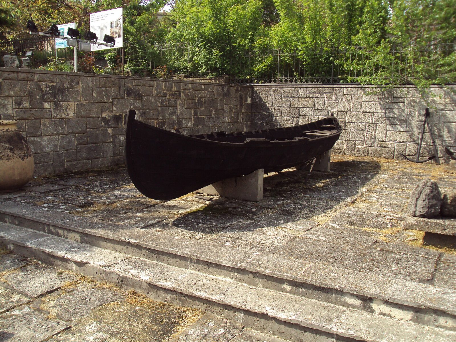 Tutrakan: 1916 Military Cemetery, Danube Fishing Museum and History Museum