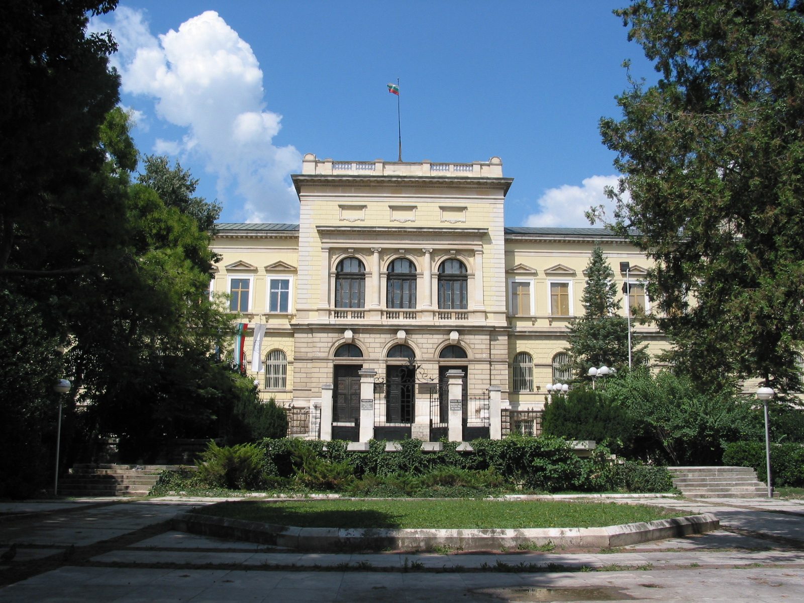 Varna Regional History Museum (Archaeological Museum)